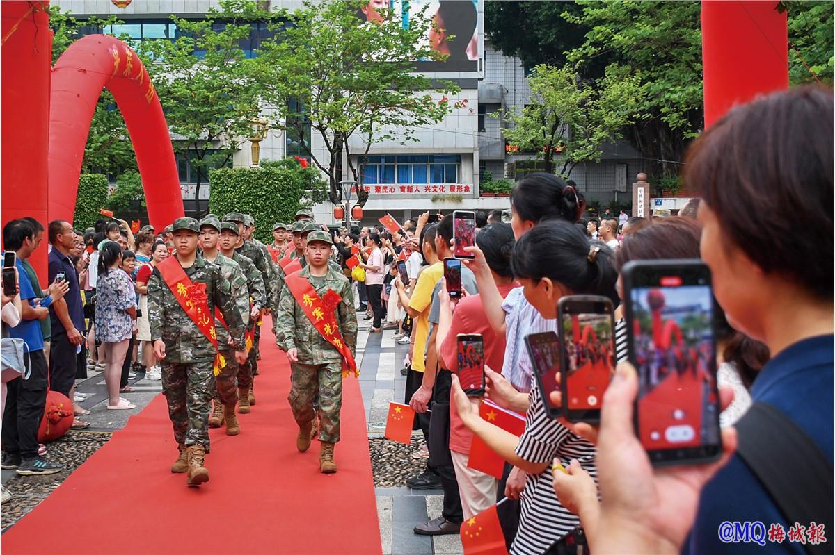 榮耀啟程！ 閩清歡送新兵入伍
